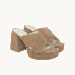 Oasis Society Women's Chunky Platform Mule Heel Brown Size 9